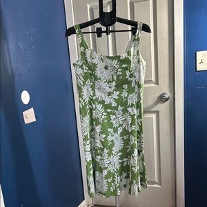 Green and White Sleeveless Midi Sundress